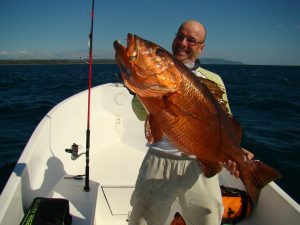 Carpe rouge au Costa Rica by Rêves de Pêche