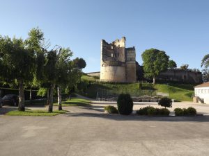 Tour et remparts de Montguyon